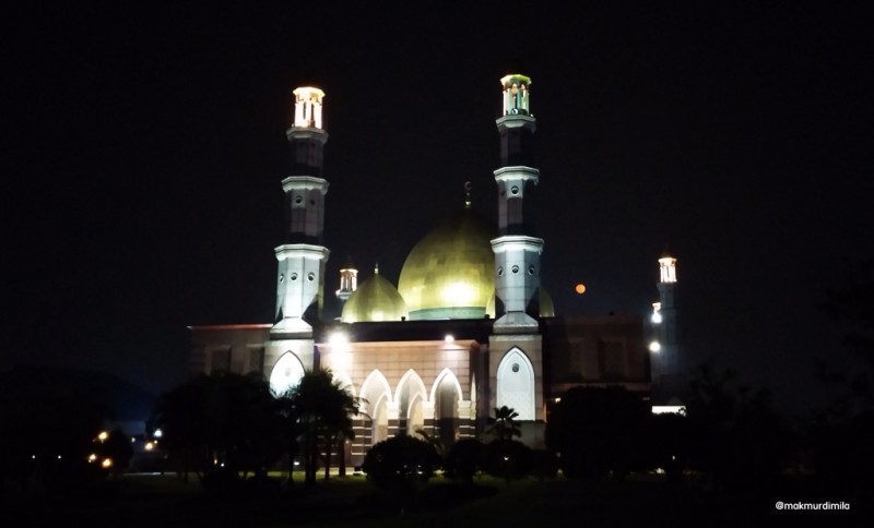 Kemilau Masjid Emas Depok