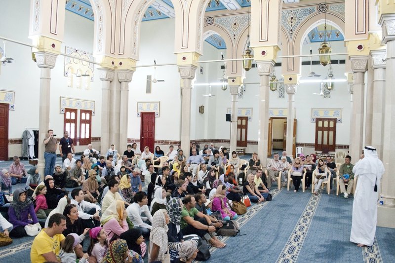 Turis di Masjid Jumeirah.